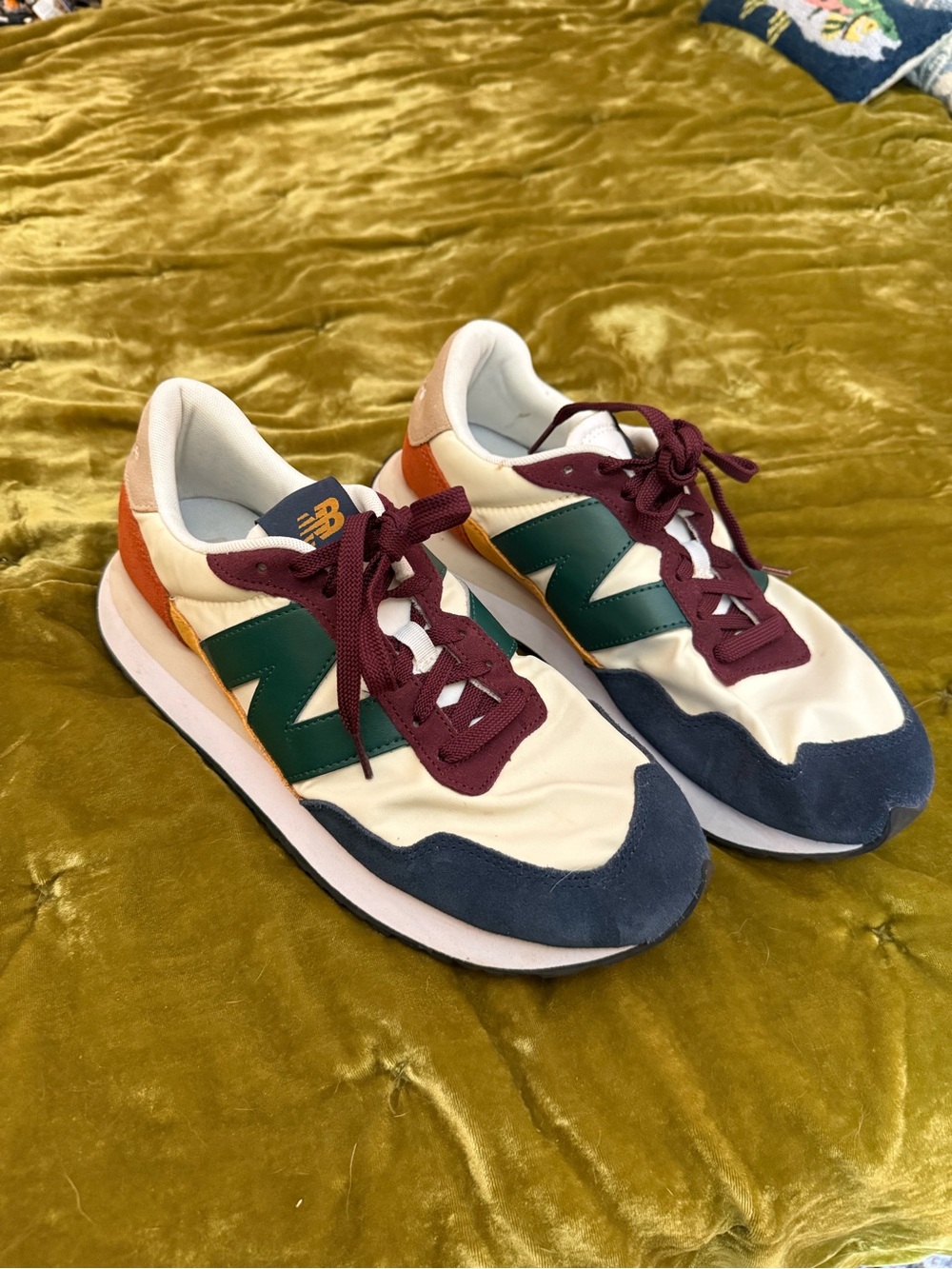 2022 New Balance 237 'Beige Nightwatch Green